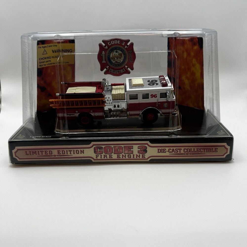 NiB Code 3 Collectibles City Of Houston Fire Truck #96 Seagrave 1/64 Die Cast